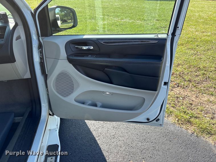 image for item NK9074 2017 Dodge Grand Caravan handicap accessible van