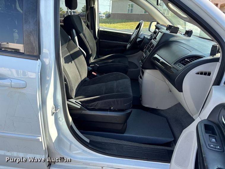 image for item NK9074 2017 Dodge Grand Caravan handicap accessible van