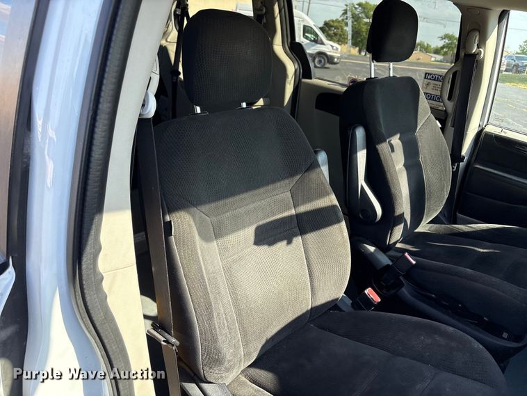 image for item NK9074 2017 Dodge Grand Caravan handicap accessible van