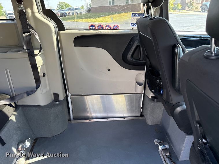 image for item NK9074 2017 Dodge Grand Caravan handicap accessible van