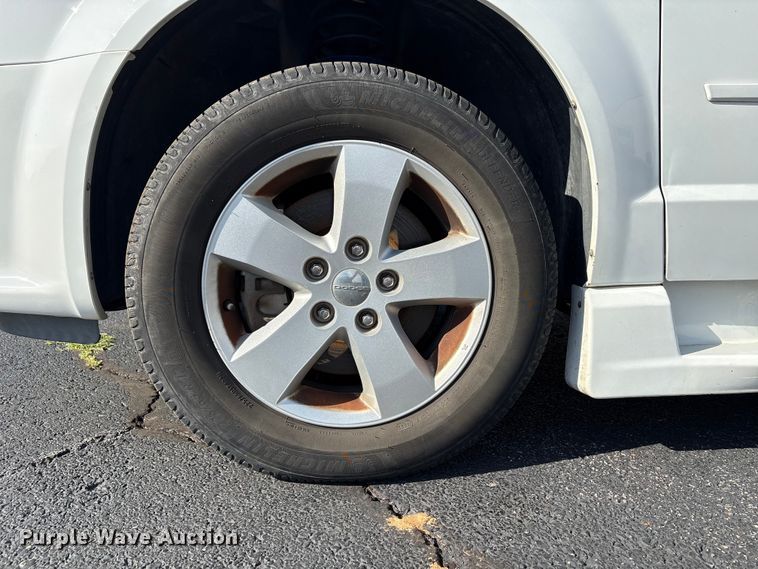 image for item NK9074 2017 Dodge Grand Caravan handicap accessible van