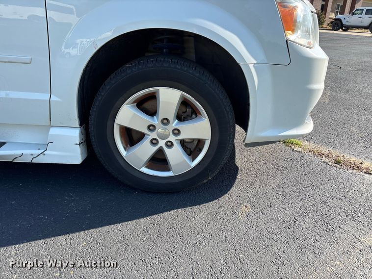 image for item NK9074 2017 Dodge Grand Caravan handicap accessible van