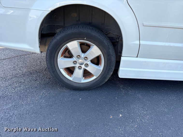 image for item NK9074 2017 Dodge Grand Caravan handicap accessible van