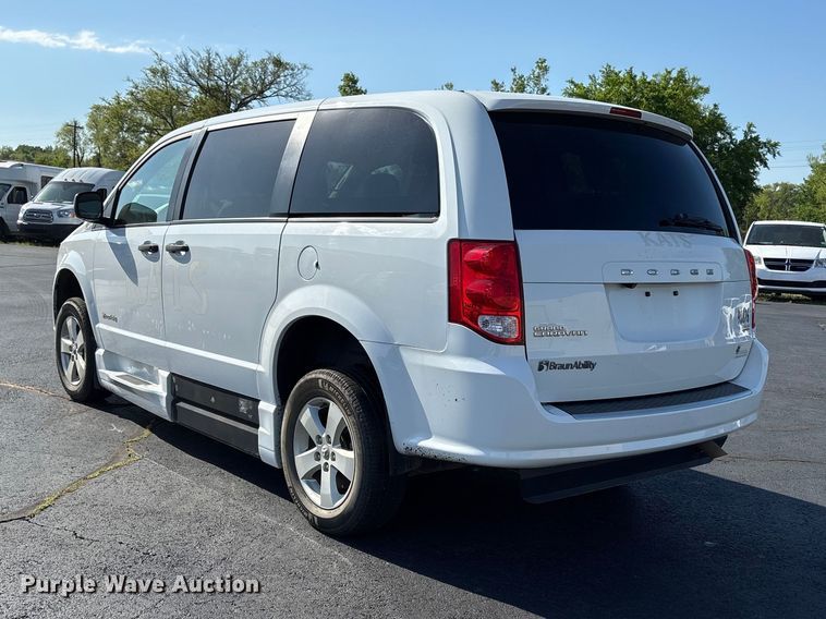 image for item NK9075 2019 Dodge Grand Caravan handicap accessible van