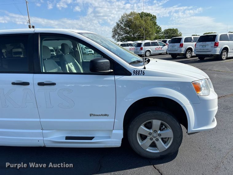 image for item NK9075 2019 Dodge Grand Caravan handicap accessible van