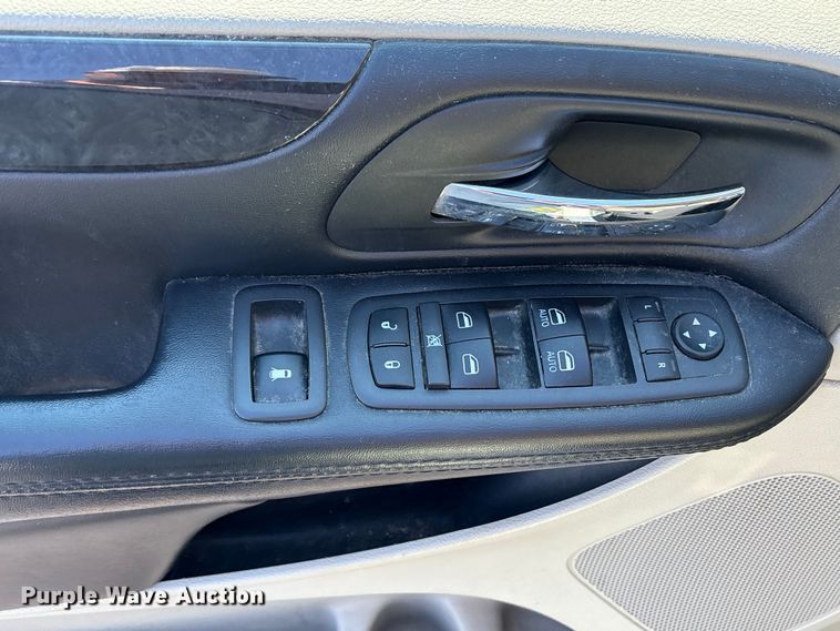 image for item NK9075 2019 Dodge Grand Caravan handicap accessible van