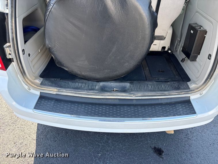 image for item NK9075 2019 Dodge Grand Caravan handicap accessible van