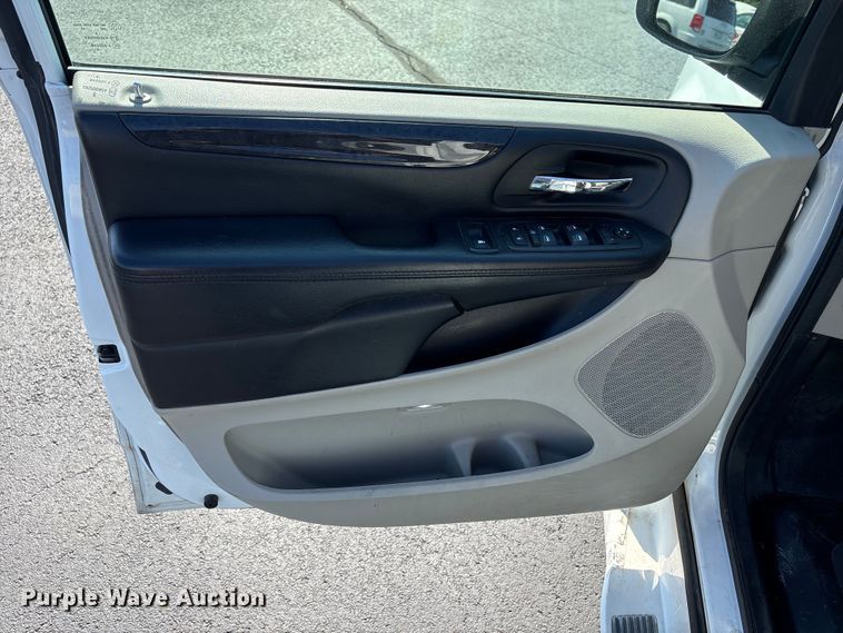 image for item NK9076 2019 Dodge Grand Caravan handicap accessible van