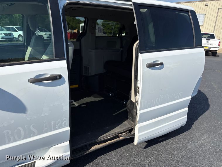 image for item NK9076 2019 Dodge Grand Caravan handicap accessible van