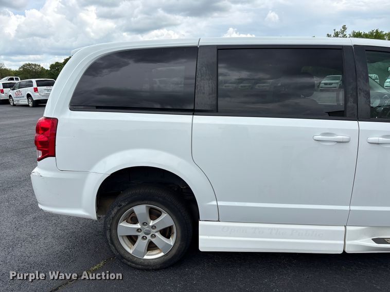 image for item NK9077 2018 Dodge Grand Caravan handicap accessible van