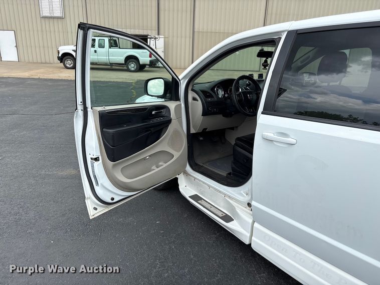 image for item NK9077 2018 Dodge Grand Caravan handicap accessible van