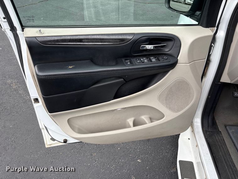 image for item NK9077 2018 Dodge Grand Caravan handicap accessible van