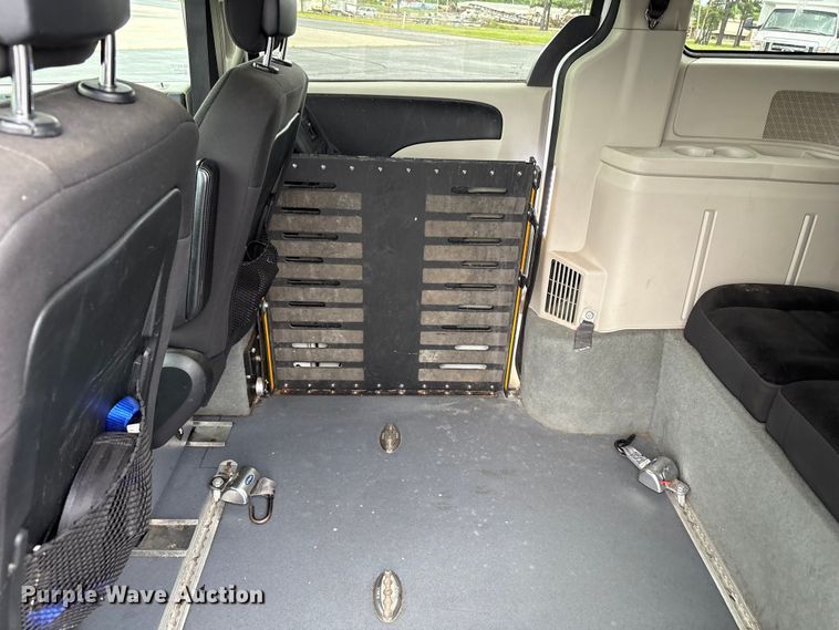 image for item NK9077 2018 Dodge Grand Caravan handicap accessible van