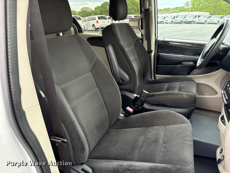 image for item NK9077 2018 Dodge Grand Caravan handicap accessible van