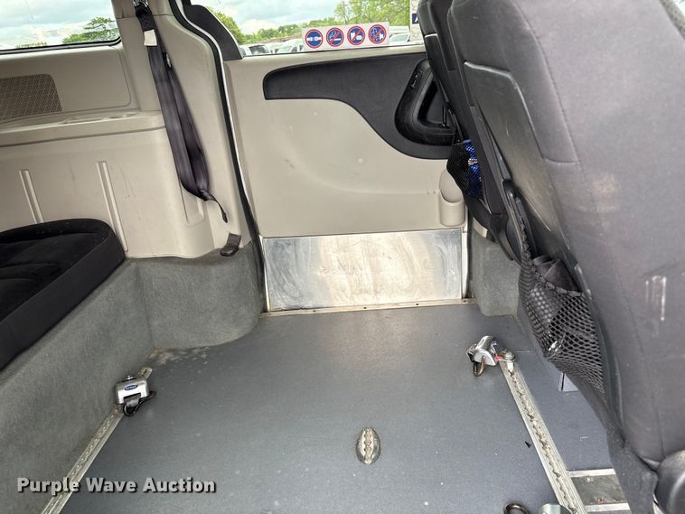 image for item NK9077 2018 Dodge Grand Caravan handicap accessible van