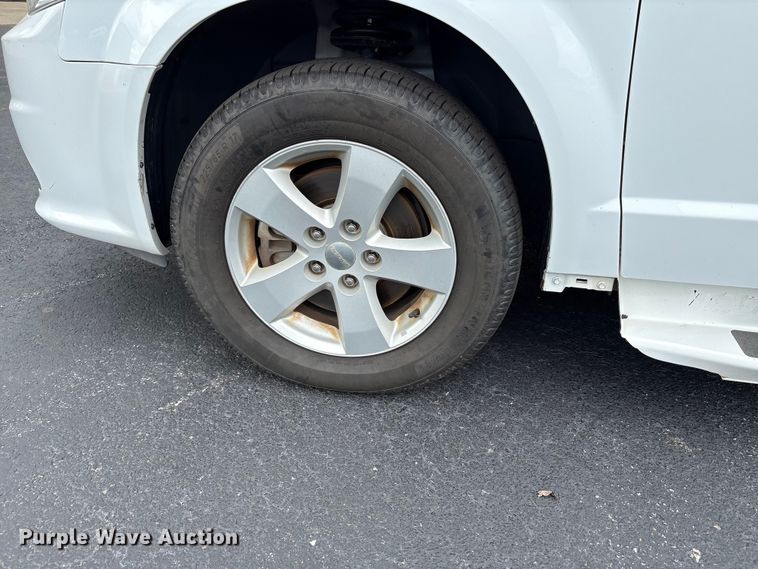 image for item NK9077 2018 Dodge Grand Caravan handicap accessible van