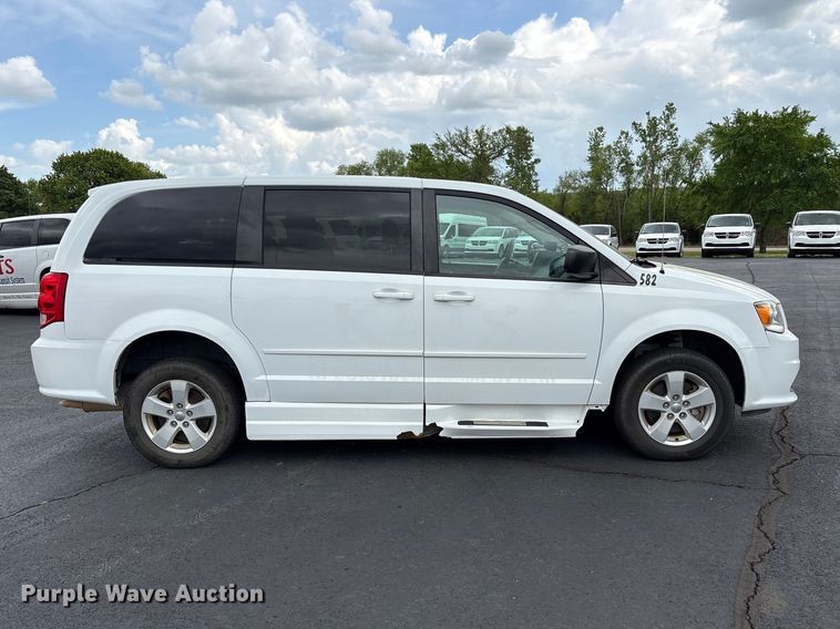 image for item NK9078 2017 Dodge Grand Caravan handicap accessible van