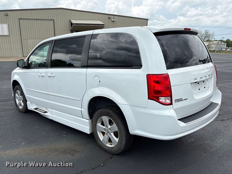image for item NK9078 2017 Dodge Grand Caravan handicap accessible van