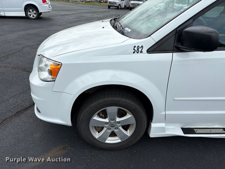 image for item NK9078 2017 Dodge Grand Caravan handicap accessible van