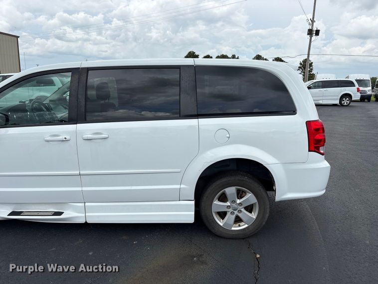 image for item NK9078 2017 Dodge Grand Caravan handicap accessible van