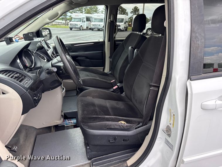 image for item NK9078 2017 Dodge Grand Caravan handicap accessible van