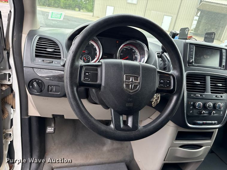 image for item NK9078 2017 Dodge Grand Caravan handicap accessible van