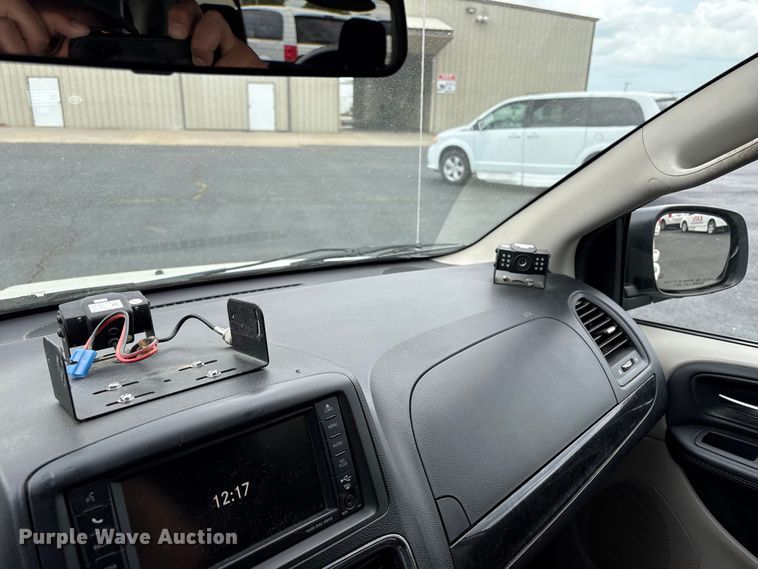 image for item NK9078 2017 Dodge Grand Caravan handicap accessible van