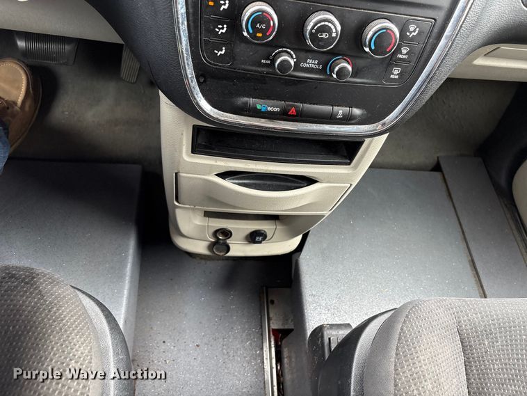 image for item NK9078 2017 Dodge Grand Caravan handicap accessible van