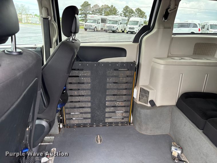 image for item NK9078 2017 Dodge Grand Caravan handicap accessible van