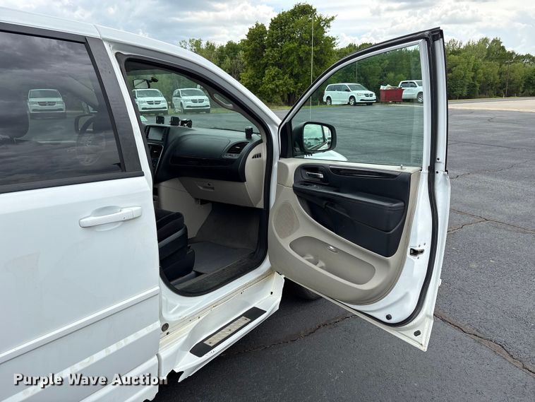 image for item NK9078 2017 Dodge Grand Caravan handicap accessible van