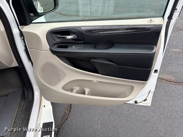 image for item NK9078 2017 Dodge Grand Caravan handicap accessible van