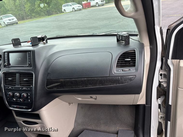 image for item NK9078 2017 Dodge Grand Caravan handicap accessible van