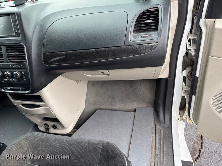 image for item NK9078 2017 Dodge Grand Caravan handicap accessible van