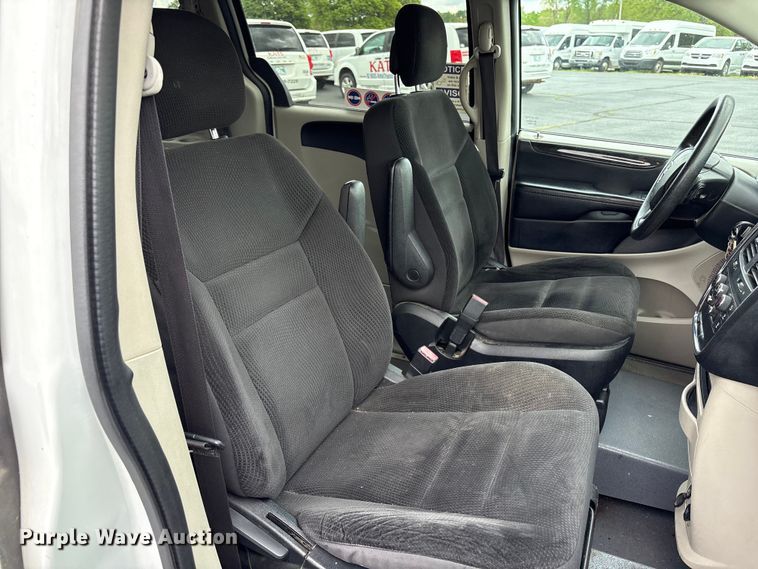 image for item NK9078 2017 Dodge Grand Caravan handicap accessible van