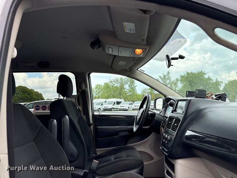 image for item NK9078 2017 Dodge Grand Caravan handicap accessible van