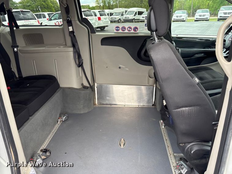 image for item NK9078 2017 Dodge Grand Caravan handicap accessible van