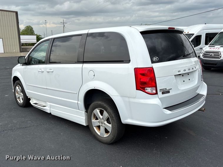 image for item NK9079 2017 Dodge Grand Caravan handicap accessible van