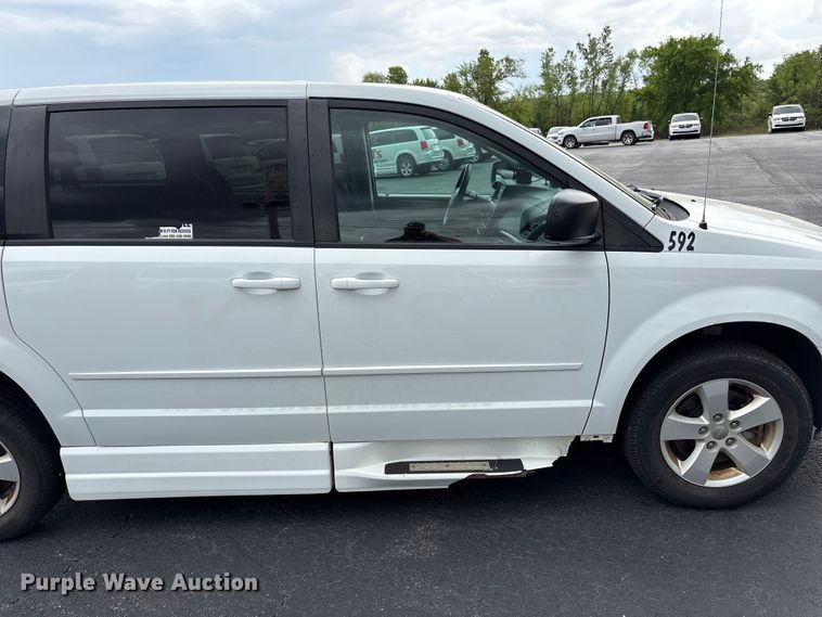 image for item NK9079 2017 Dodge Grand Caravan handicap accessible van