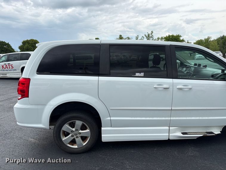 image for item NK9079 2017 Dodge Grand Caravan handicap accessible van