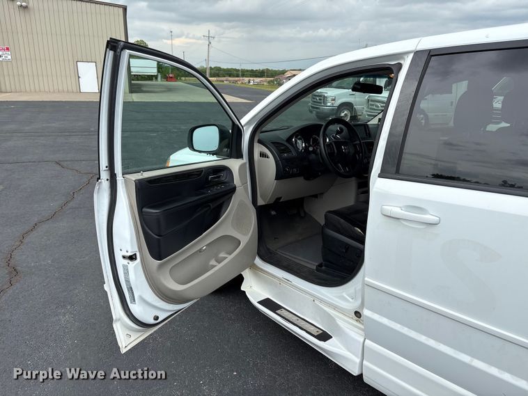 image for item NK9079 2017 Dodge Grand Caravan handicap accessible van