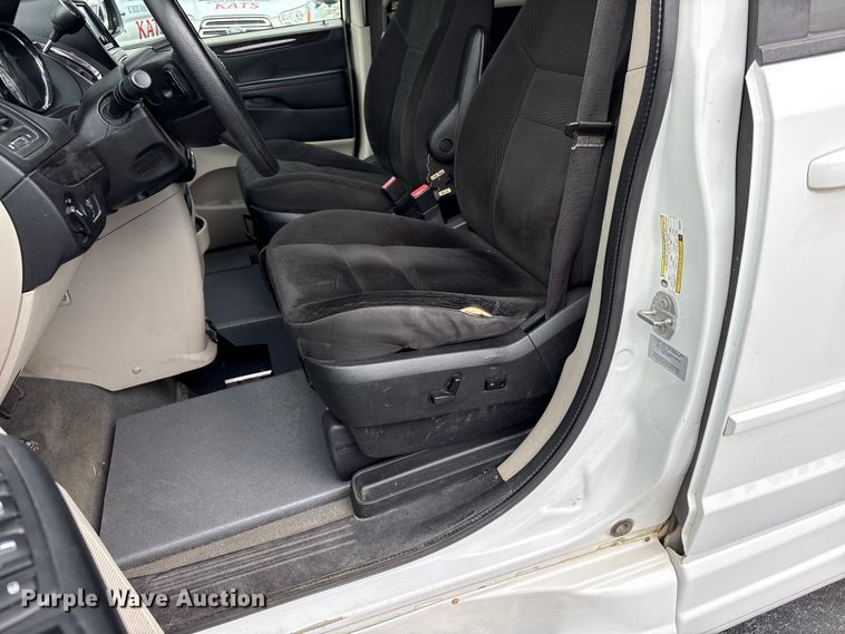 image for item NK9079 2017 Dodge Grand Caravan handicap accessible van