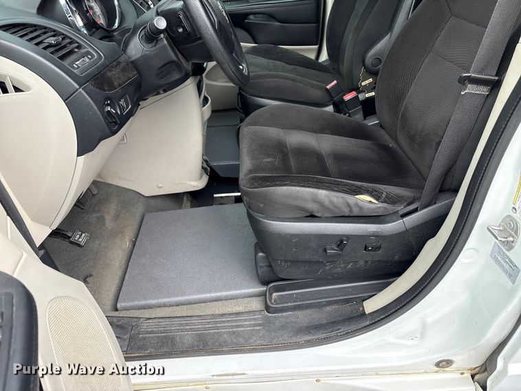 image for item NK9079 2017 Dodge Grand Caravan handicap accessible van