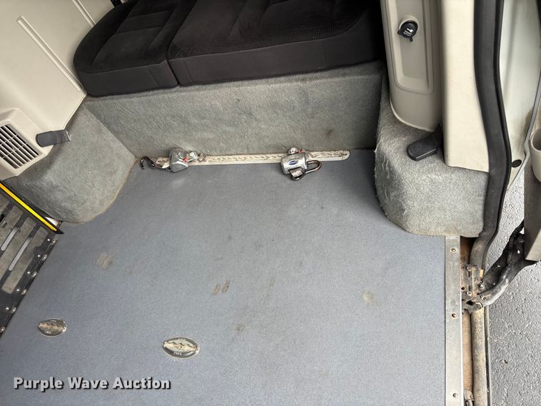 image for item NK9079 2017 Dodge Grand Caravan handicap accessible van