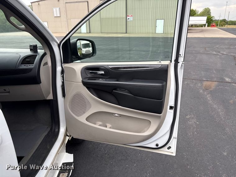 image for item NK9079 2017 Dodge Grand Caravan handicap accessible van