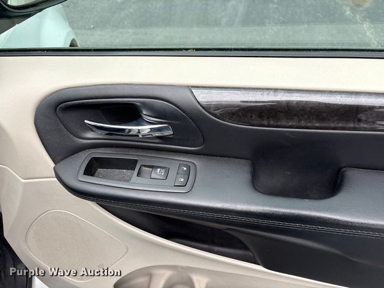 image for item NK9079 2017 Dodge Grand Caravan handicap accessible van