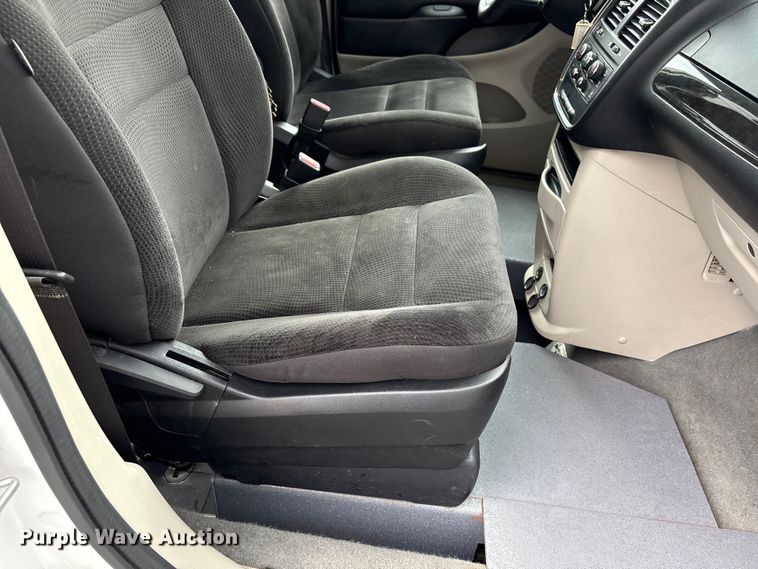 image for item NK9079 2017 Dodge Grand Caravan handicap accessible van