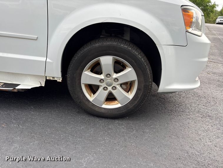 image for item NK9079 2017 Dodge Grand Caravan handicap accessible van