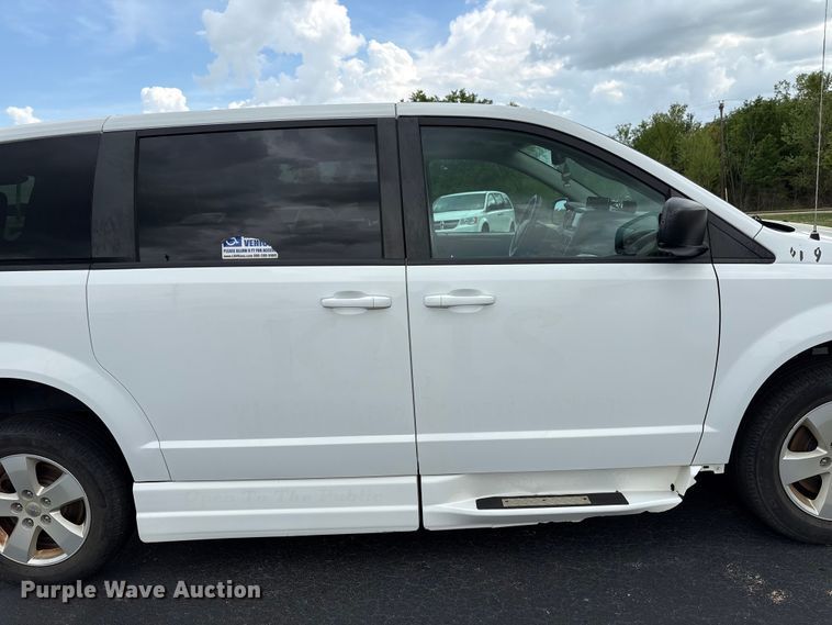 image for item NK9080 2018 Dodge Grand Caravan handicap accessible van