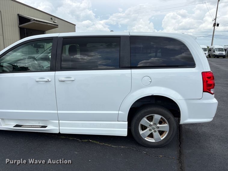 image for item NK9080 2018 Dodge Grand Caravan handicap accessible van