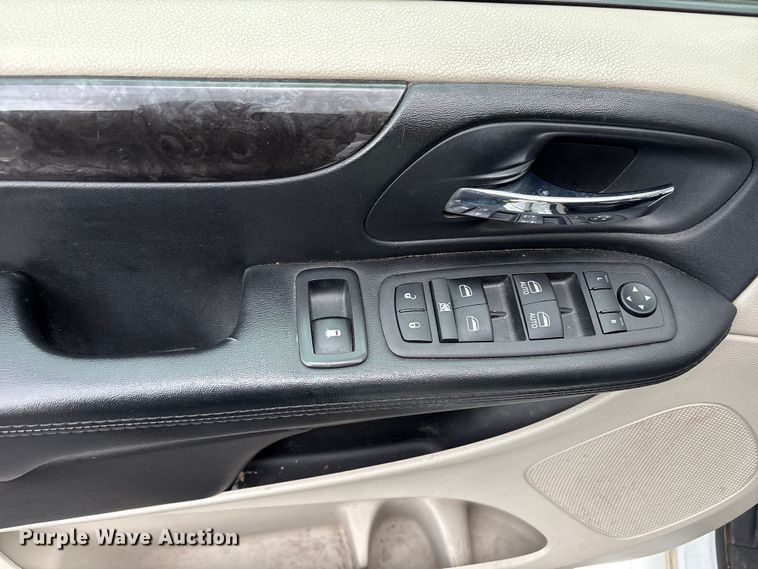 image for item NK9080 2018 Dodge Grand Caravan handicap accessible van